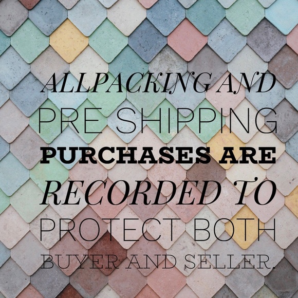 NWT VICTORIA SECRET TOTE W/POUCH - Picture 7 of 7